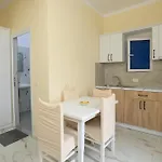 Angjelina شقة *