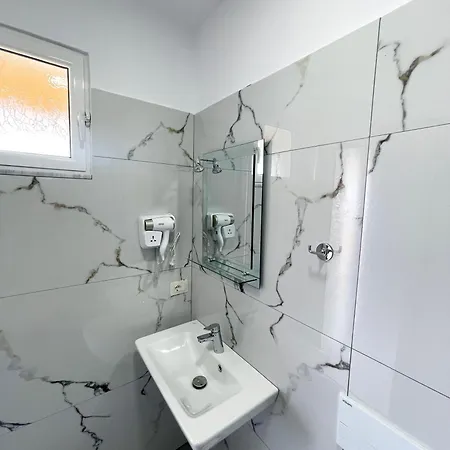 Apartament Angjelina *