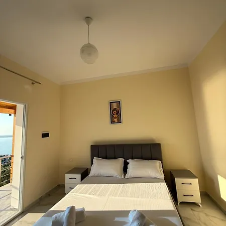 Evelyn Free Parking Lägenhet Vlorë