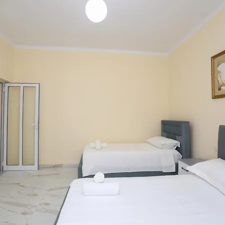 Evelyn Free Parking Lägenhet Vlorë