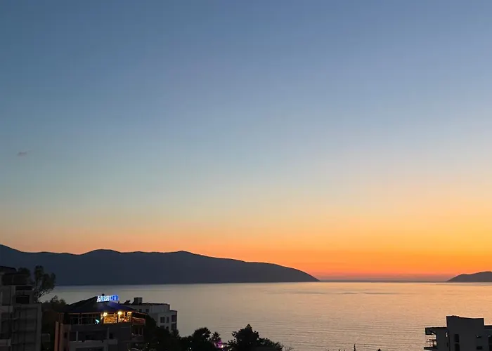 アパート Angjelina