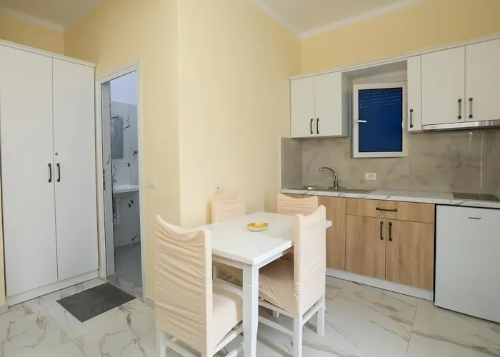 Angjelina Apartment *