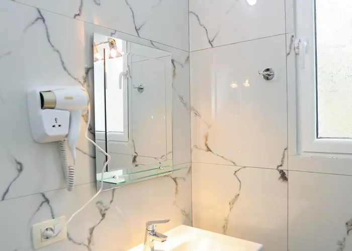 アパート Angjelina Vlorë