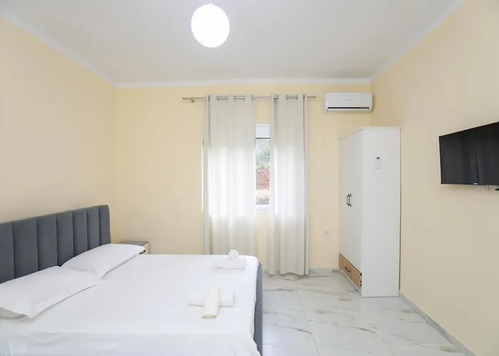 Angjelina アパート Vlorë